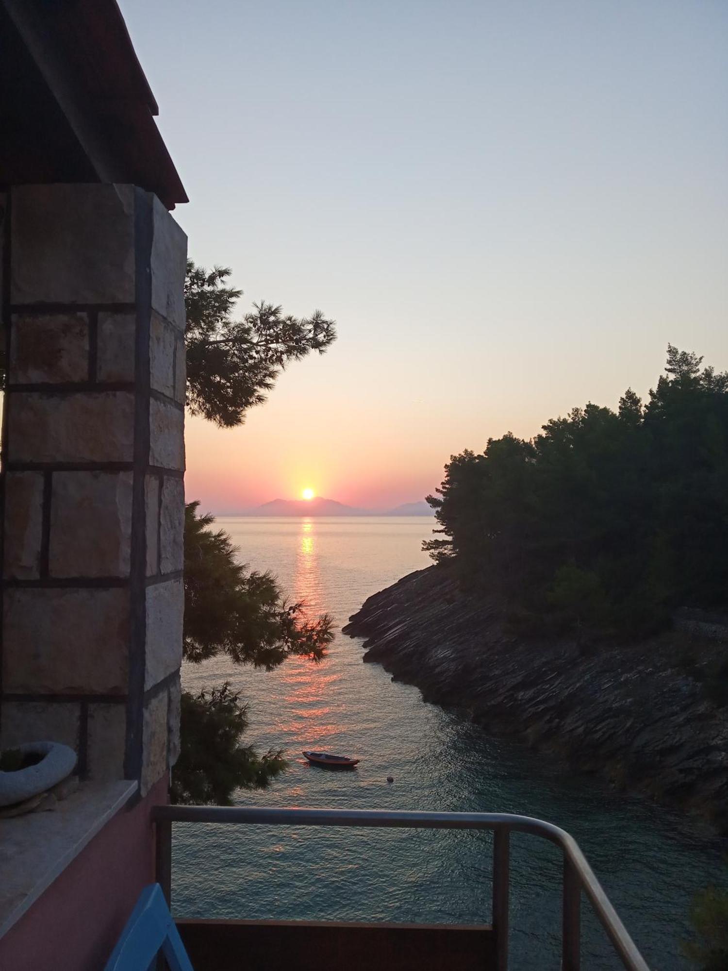 Modern Robinson Veli Bare Vela Luka Quarto foto